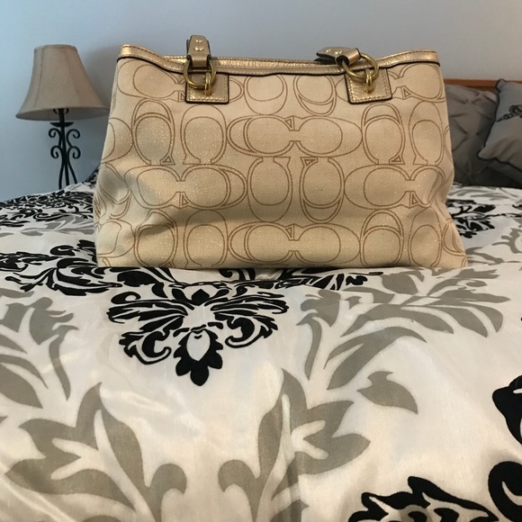 Coach Logo Bag - Cream - Picture 4 of 5